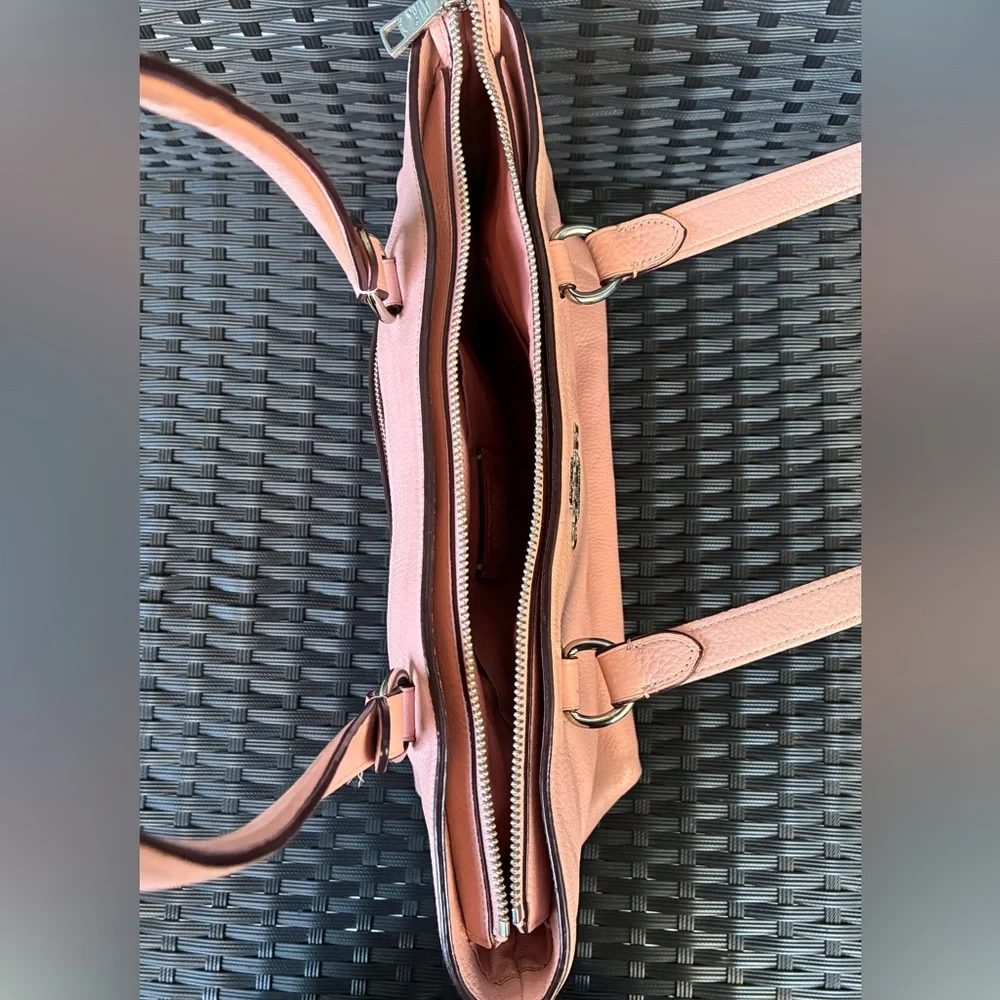 COACH Pink Bag.Leather Pink Bag. - Picture 12 of 14